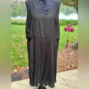 Maurice’s Plus Size Sexy Black Dress 2X sleeveless, pleated knee length holiday